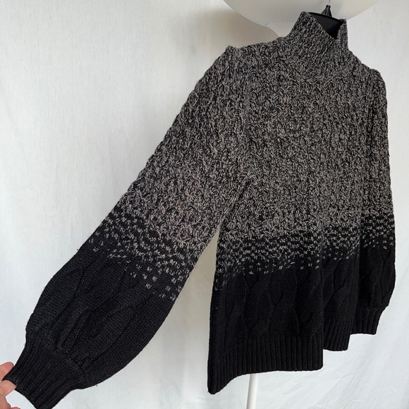 Tahari (S) wool-blend ombré mock neck sweater in grey & black. - Picture 1 of 16